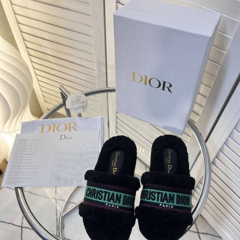 ch**an D*or slippers